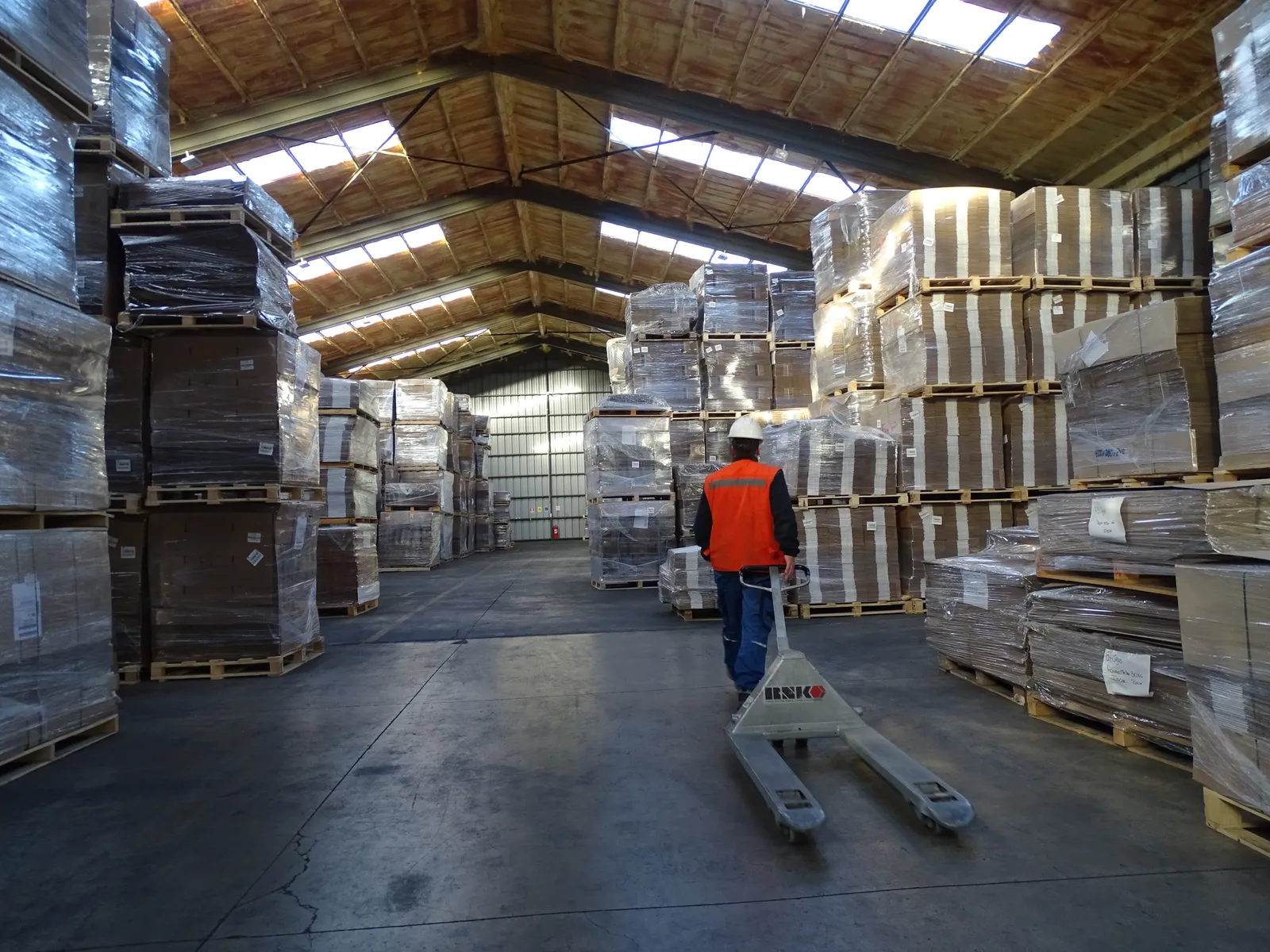 Infraestructura y flota de Multiembalajes en Puerto Montt